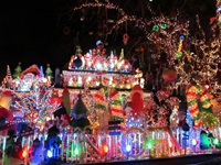 http://www.fairfaxchristmaslights.com/thumbs/fairview.jpg